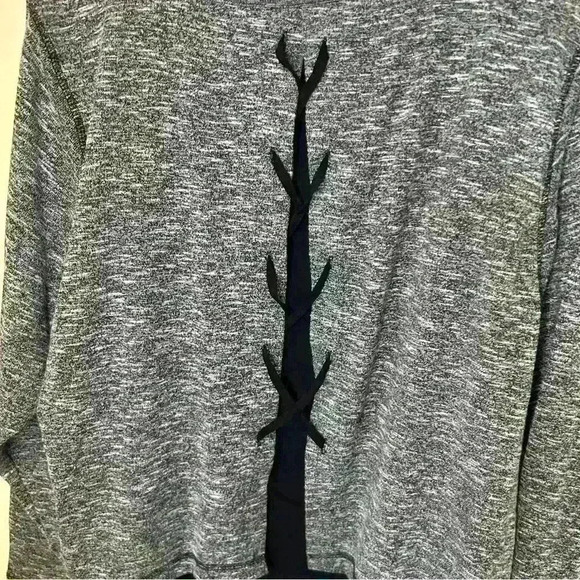 Valerie Stephens Back Crew Neck Lightweight Sweater with Back Tie Detail and Und - Picture 4 of 6